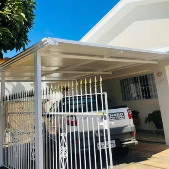 Cobertura de Telha Metálica Forro em Americana SP — Instalação em garagem residencial