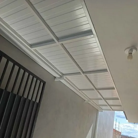 Cobertura de Telha Metálica Forro em Americana SP — Cobertura com calha lateral para escoamento