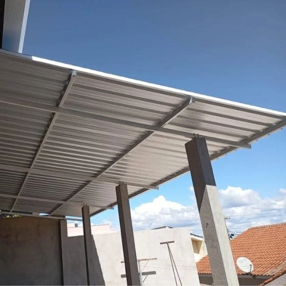 Cobertura de Telha Metálica Simples em Americana SP — Instalação em fachada comercial