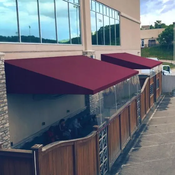 Cobertura Fixa de Lona Náutica em Americana SP — Cobertura em quintal residencial coberto