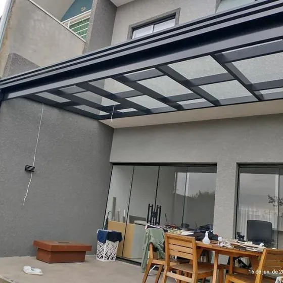 Pergolado de Alumínio com Policarbonato em Americana SP — Cobertura com estrutura metálica reforçada