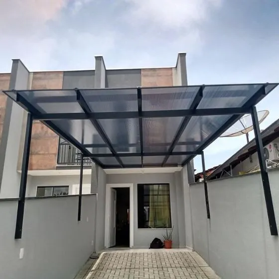 Pergolado Fixo de Ferro em Americana SP — Instalação em fachada comercial