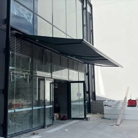 Toldo Articulado em Americana SP — Instalação em estacionamento