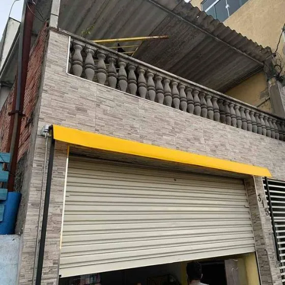 Toldo Cortina com Braços Laterais em Americana SP — Cobertura em área de piscina