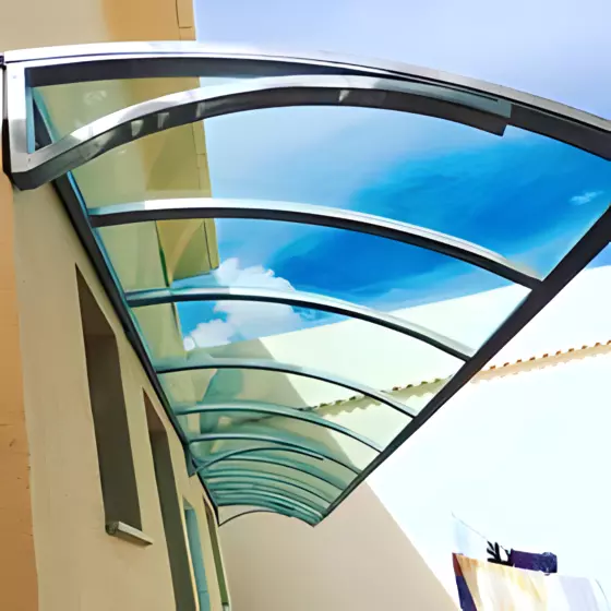 Toldo Fixo Policarbonato Compacto em Americana SP — Instalação em área gourmet com churrasqueira